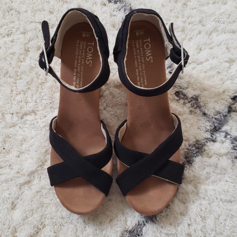 Tom's strappy wedges